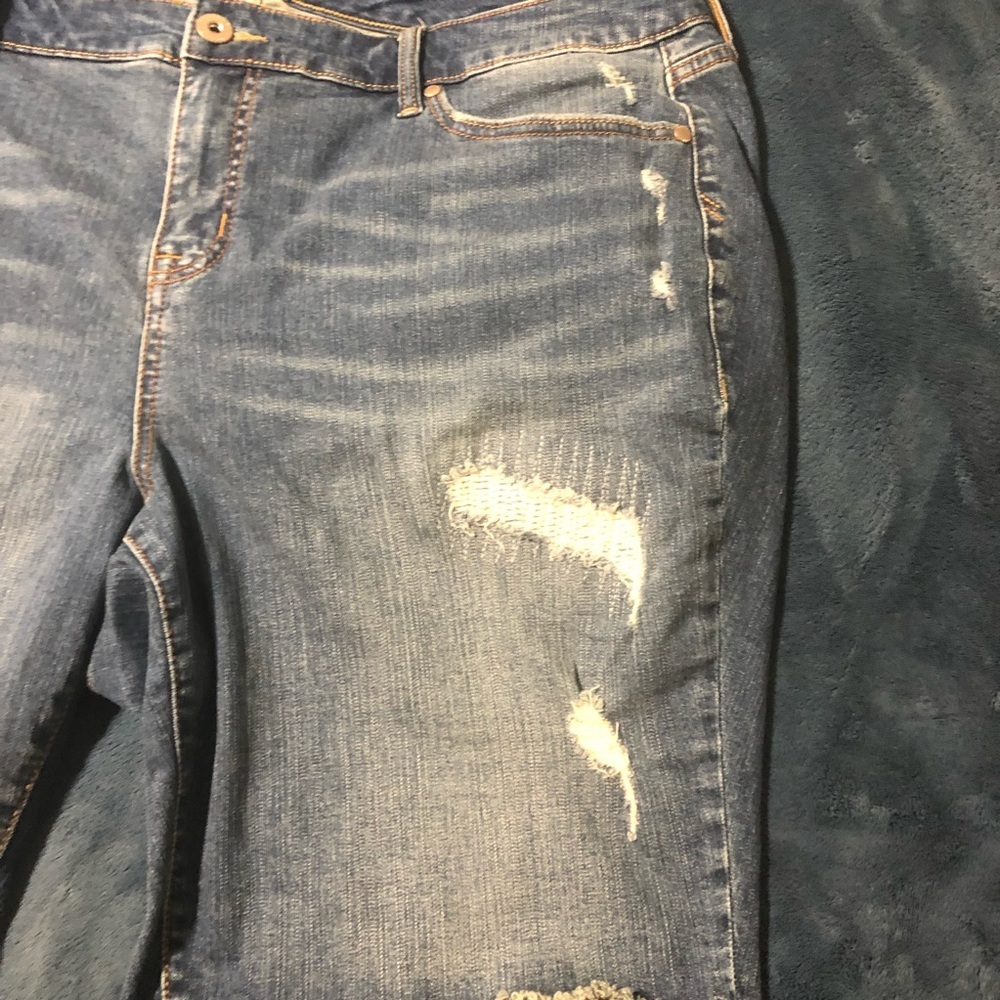 Torrid denim distressed shorts. Size 22 NWT - Picture 5 of 13